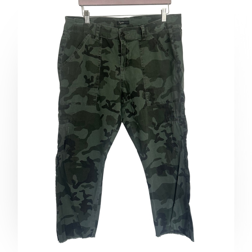 Supplies Women’s Size 14 Camo‎ Cargo Pants Raw Hem